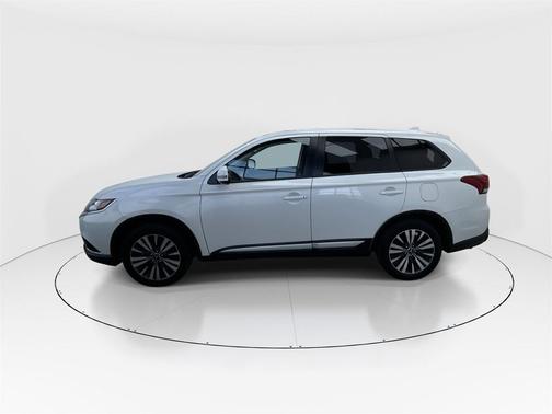 2020 Mitsubishi Outlander SE