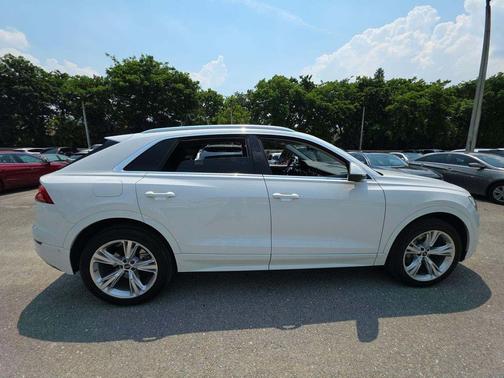 Carrara White 2023 Audi Q8 55 Premium