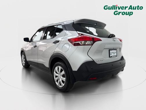 Brilliant Silver Metallic 2020 Nissan Kicks S