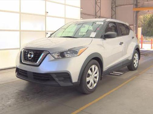 Brilliant Silver Metallic 2020 Nissan Kicks S
