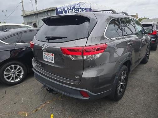 Predawn Gray Mica 2017 Toyota Highlander LE Plus