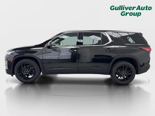 Mosaic Black Metallic 2022 Chevrolet Traverse LS