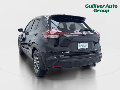 Super Black 2022 Nissan Kicks SV
