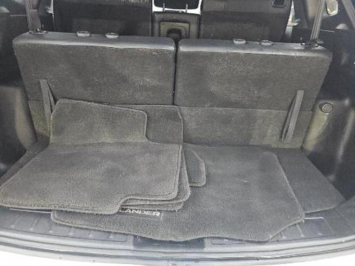 White Diamond 2023 Mitsubishi Outlander SP