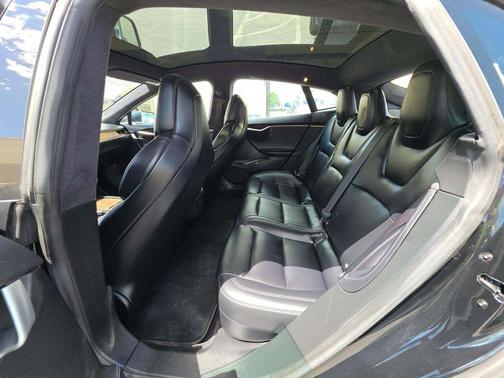 Solid Black 2019 Tesla Model S Long Range