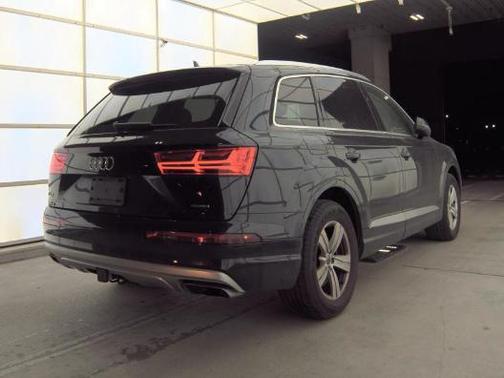 Graphite Gray Metallic 2018 Audi Q7 2.0T Premium Plus