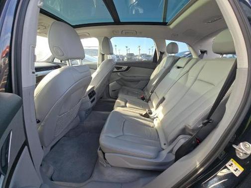 Graphite Gray Metallic 2018 Audi Q7 2.0T Premium Plus