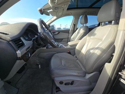 Graphite Gray Metallic 2018 Audi Q7 2.0T Premium Plus