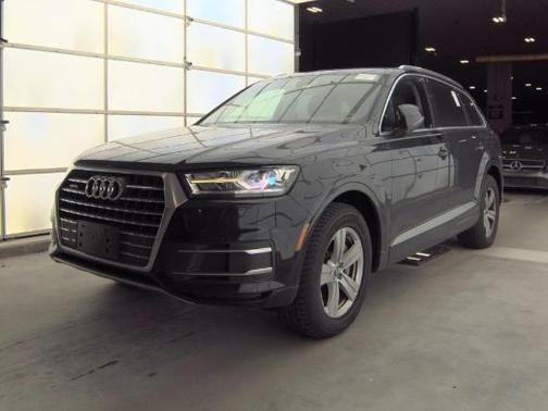 Graphite Gray Metallic 2018 Audi Q7 2.0T Premium Plus