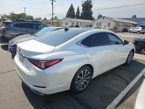 Eminent White Pearl 2020 Lexus ES 350 Base