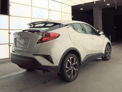 Blizzard Pearl 2021 Toyota C-HR XLE