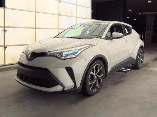 Blizzard Pearl 2021 Toyota C-HR XLE