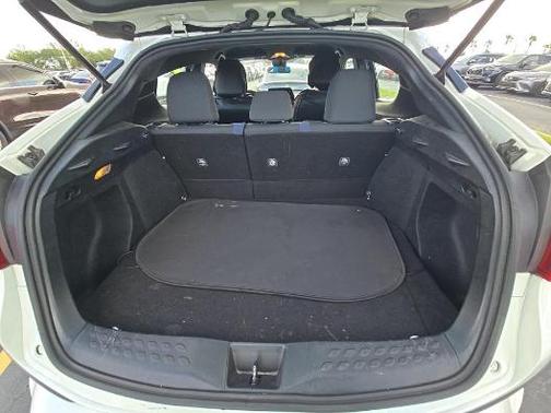 Blizzard Pearl 2021 Toyota C-HR XLE