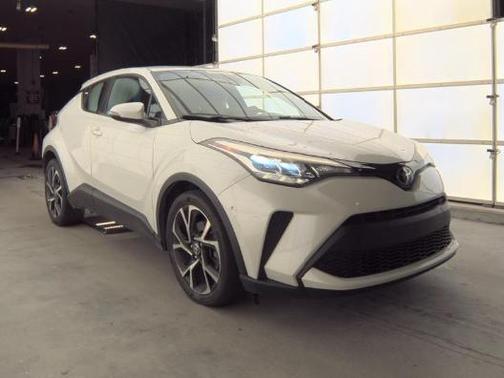Blizzard Pearl 2021 Toyota C-HR XLE