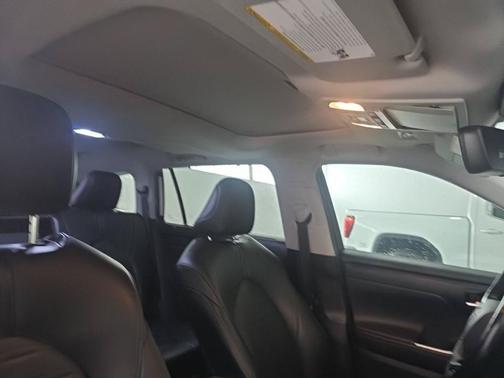 Blizzard Pearl 2020 Toyota Highlander XLE