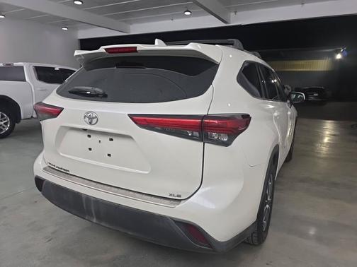 Blizzard Pearl 2020 Toyota Highlander XLE