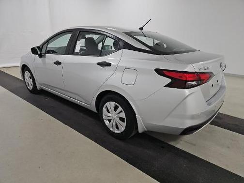 Brilliant Silver Metallic 2025 Nissan Versa 1.6 S