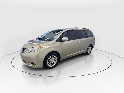 2017 Toyota Sienna XLE