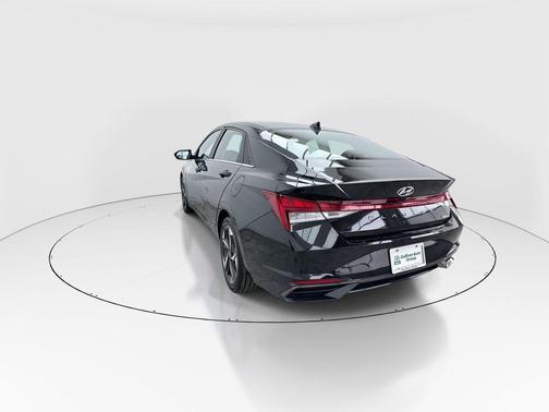 2022 Hyundai ELANTRA Limited