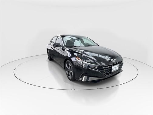 2022 Hyundai ELANTRA Limited