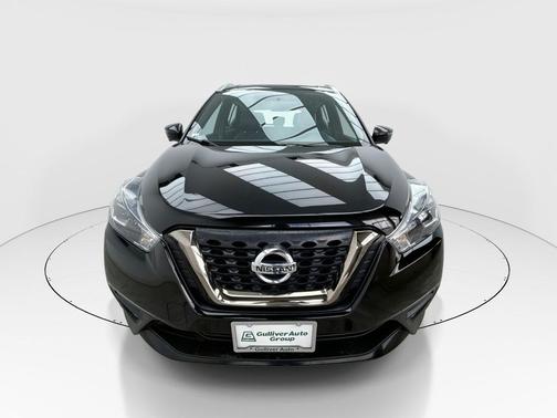 2019 Nissan Kicks SR