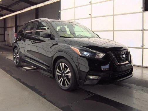 2019 Nissan Kicks SR