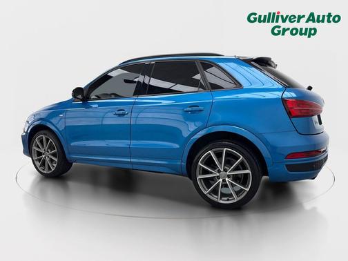 Hainan Blue Metallic 2018 Audi Q3 2.0T Sport Premium
