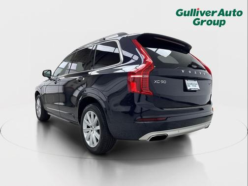 Bursting Blue Metallic 2017 Volvo XC90 T6 Momentum