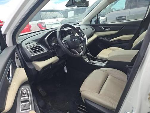 Crystal White Pearl 2024 Subaru Ascent Limited 7-Passenger