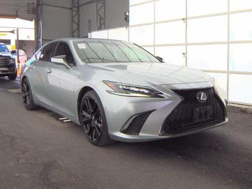 Iridium 2022 Lexus ES 350 F Sport