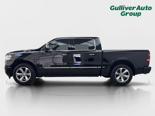 Diamond Black Crystal Pearlcoat 2020 RAM 1500 Limited