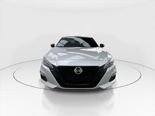 2020 Nissan Altima SR FWD