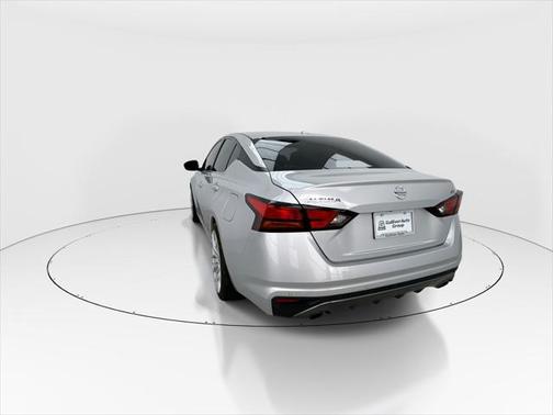 2020 Nissan Altima SR FWD