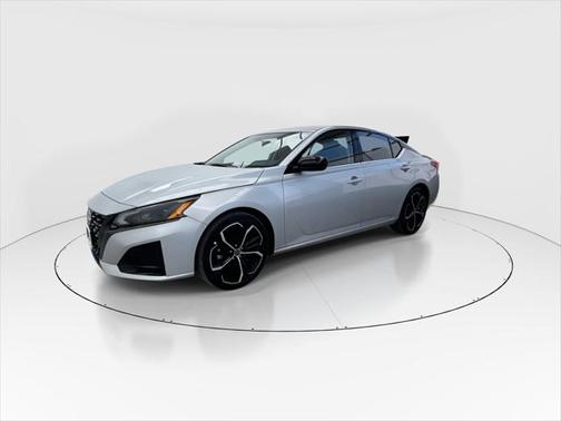 2023 Nissan Altima SR FWD