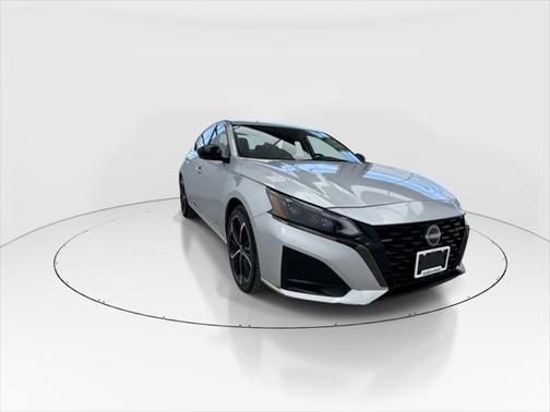 2023 Nissan Altima SR FWD