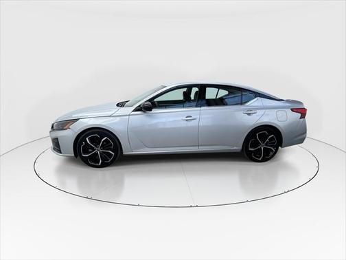 2023 Nissan Altima SR FWD