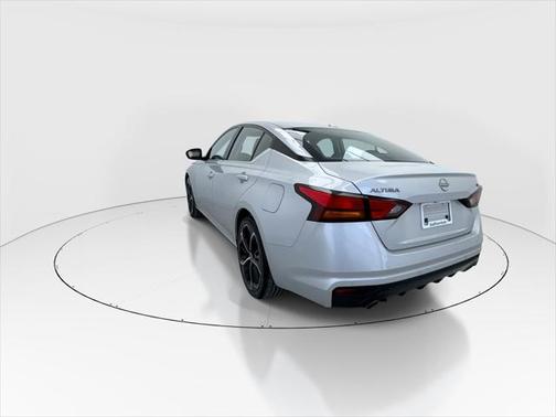 2023 Nissan Altima SR FWD