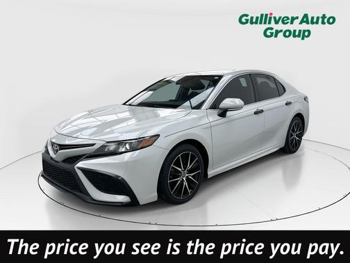 2022 Toyota Camry SE