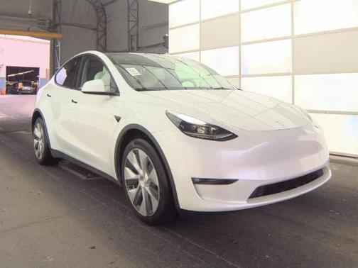 Pearl White Multi-Coat 2023 Tesla Model Y Long Range Dual Motor All-Wheel Drive