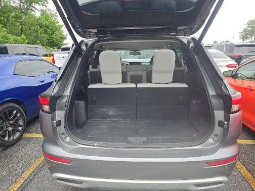 Mercury Gray Metallic 2022 Mitsubishi Outlander SEL
