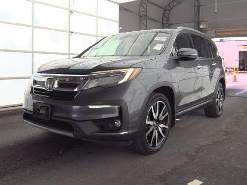 Modern Steel Metallic 2019 Honda Pilot Touring 8-Passenger