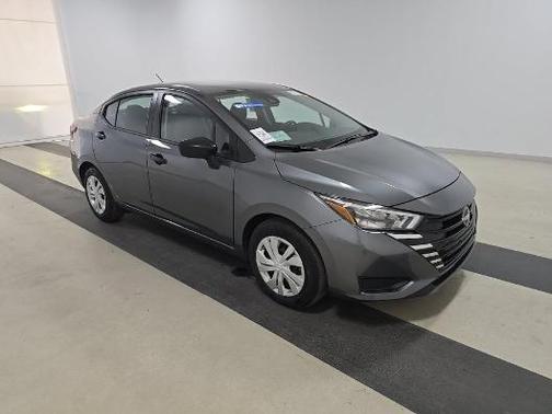 Gun Metallic 2025 Nissan Versa 1.6 S