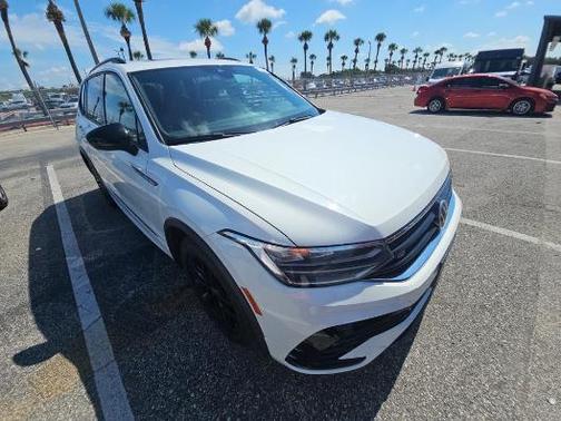 Pure White 2022 Volkswagen Tiguan 2.0T SE R-Line Black 4MOTION