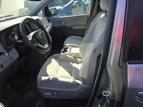 2015 Toyota Sienna LE