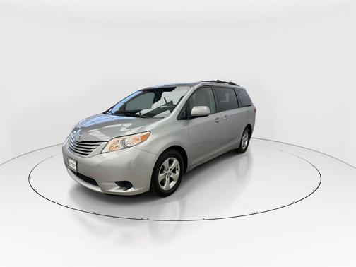 2015 Toyota Sienna LE
