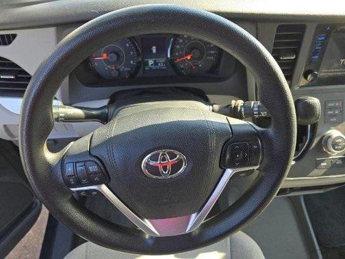 2015 Toyota Sienna LE