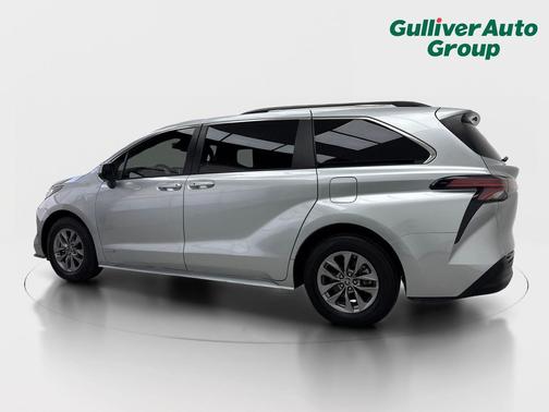 Celestial Silver Metallic 2021 Toyota Sienna LE