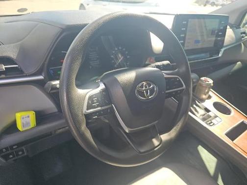 2021 Toyota Sienna LE