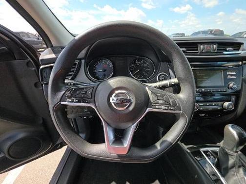 Gun Metallic 2017 Nissan Rogue Sport SV