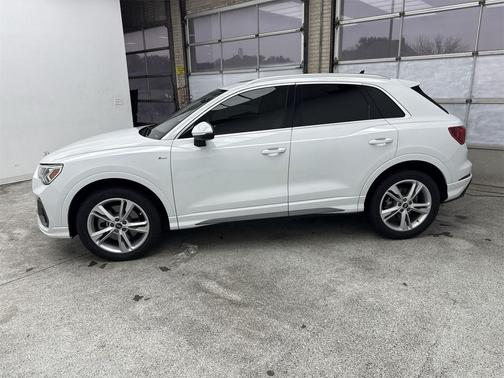 2022 Audi Q3 45 S line Premium Plus